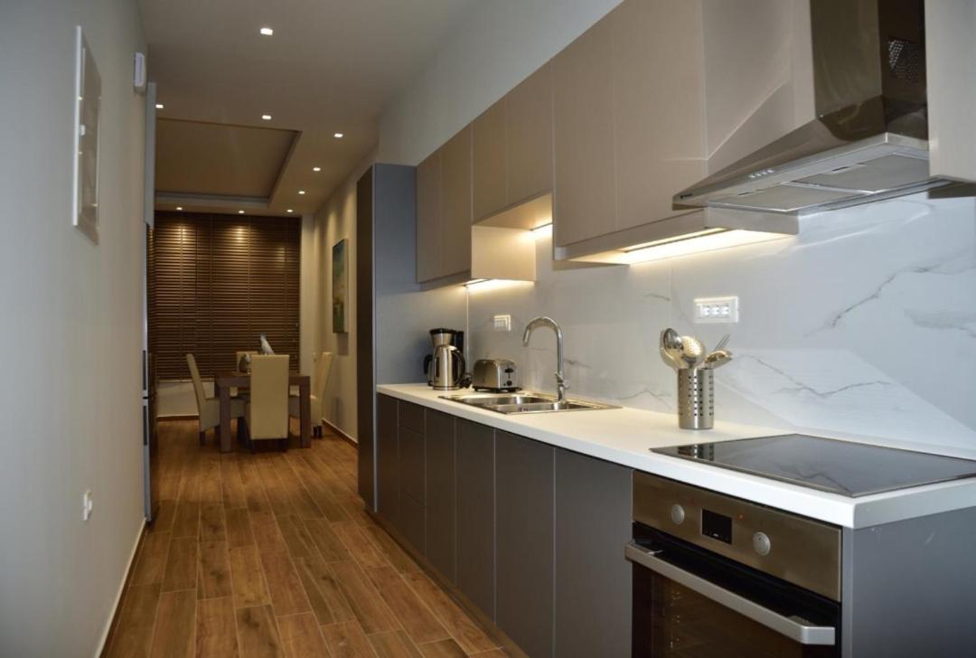 Gonis Grand Luxury Suite ปาไลโอโกรา ภายนอก รูปภาพ